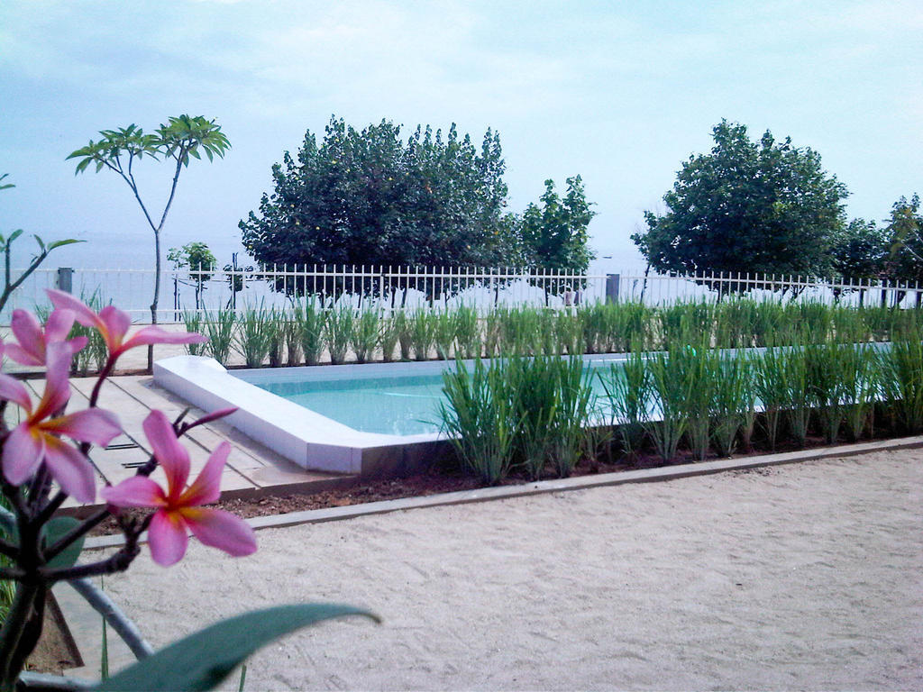 Jepara Beach Hotel Buitenkant foto