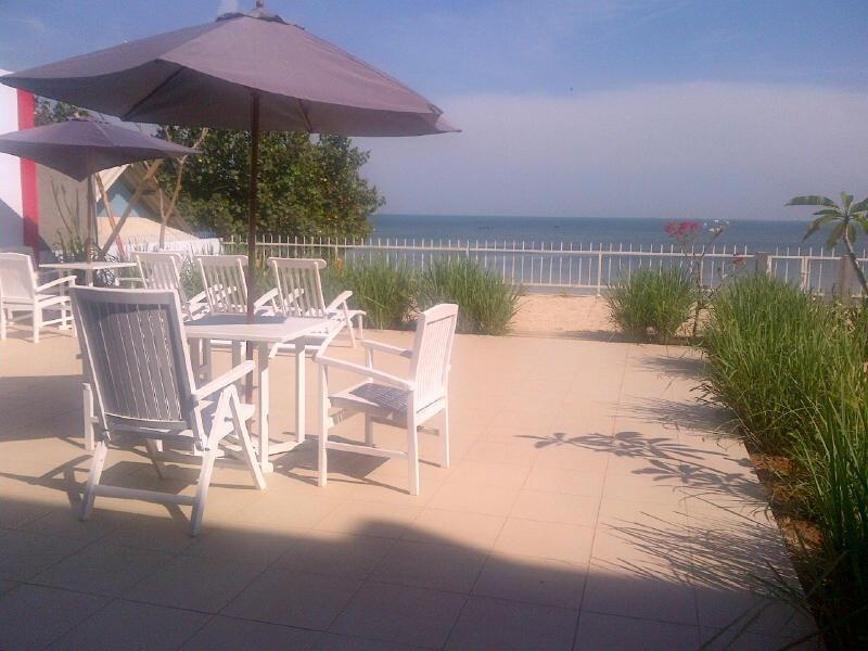 Jepara Beach Hotel Buitenkant foto